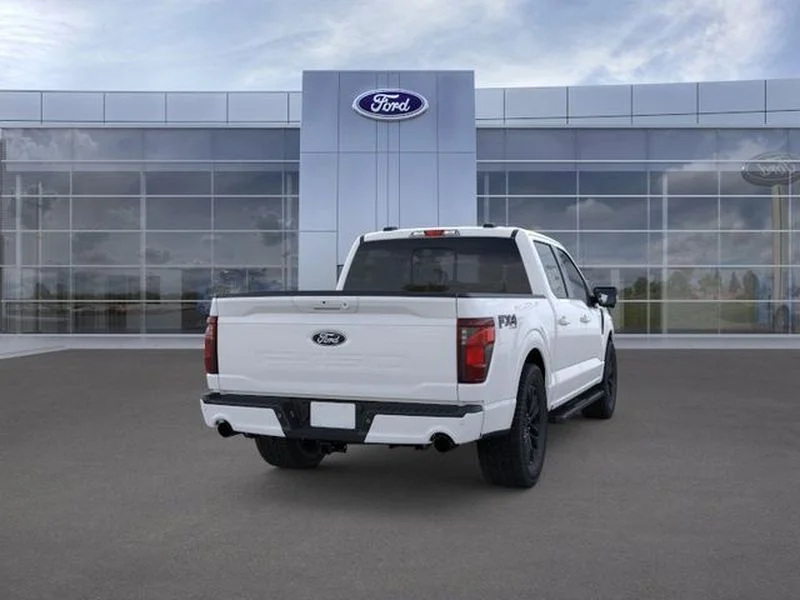 New 2026 Oxford White Ford XLT image 8