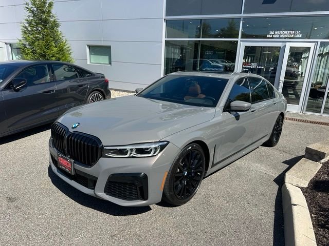 Used 2022 Gray BMW 750i xDrive image 1