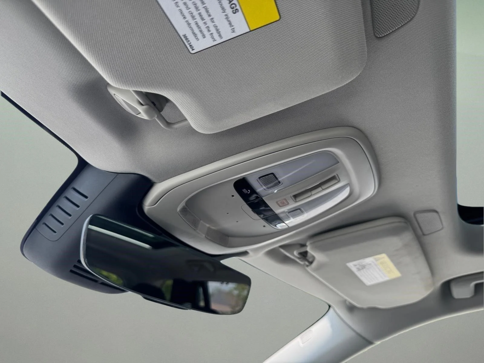 Used 2024 Crystal White Metallic Volvo Ultimate Bright Theme image 30