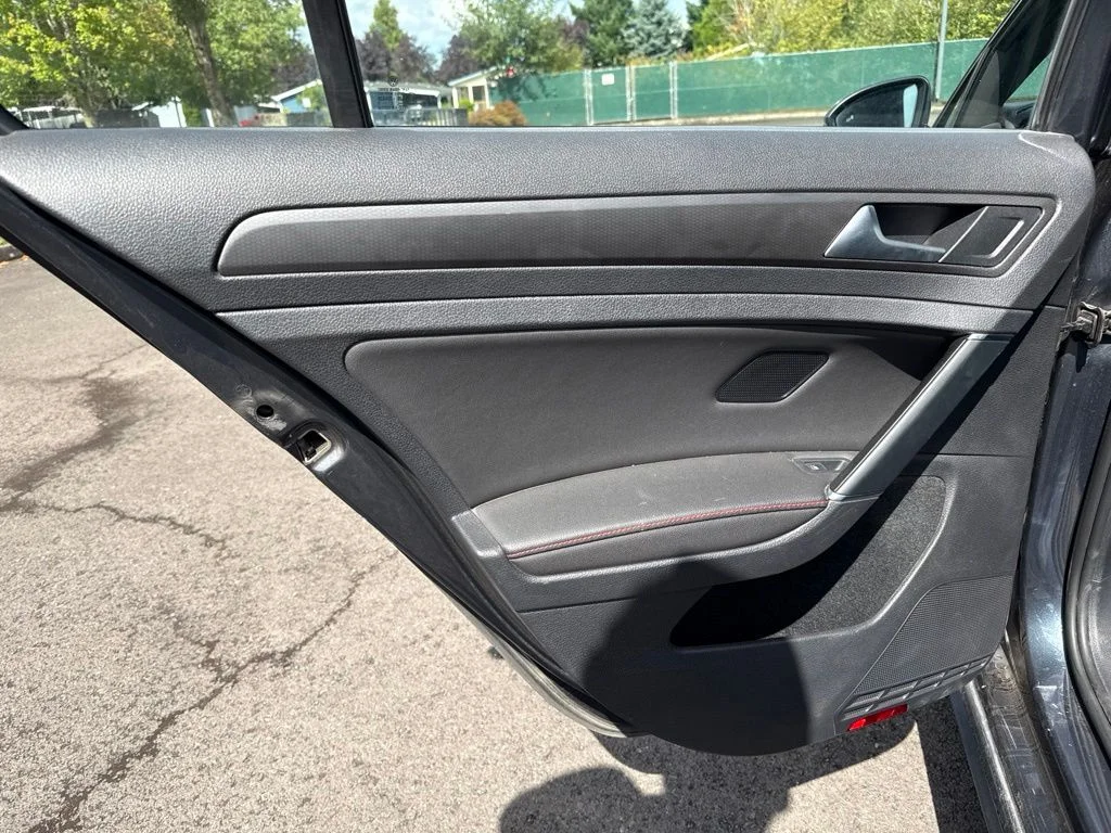 Used 2019 Night Blue Metallic Volkswagen 2.0T SE image 19