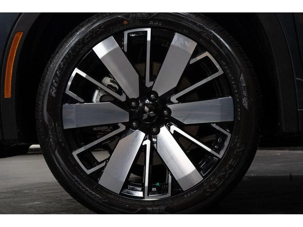 2026 Mitsubishi Outlander SE - Photo 12