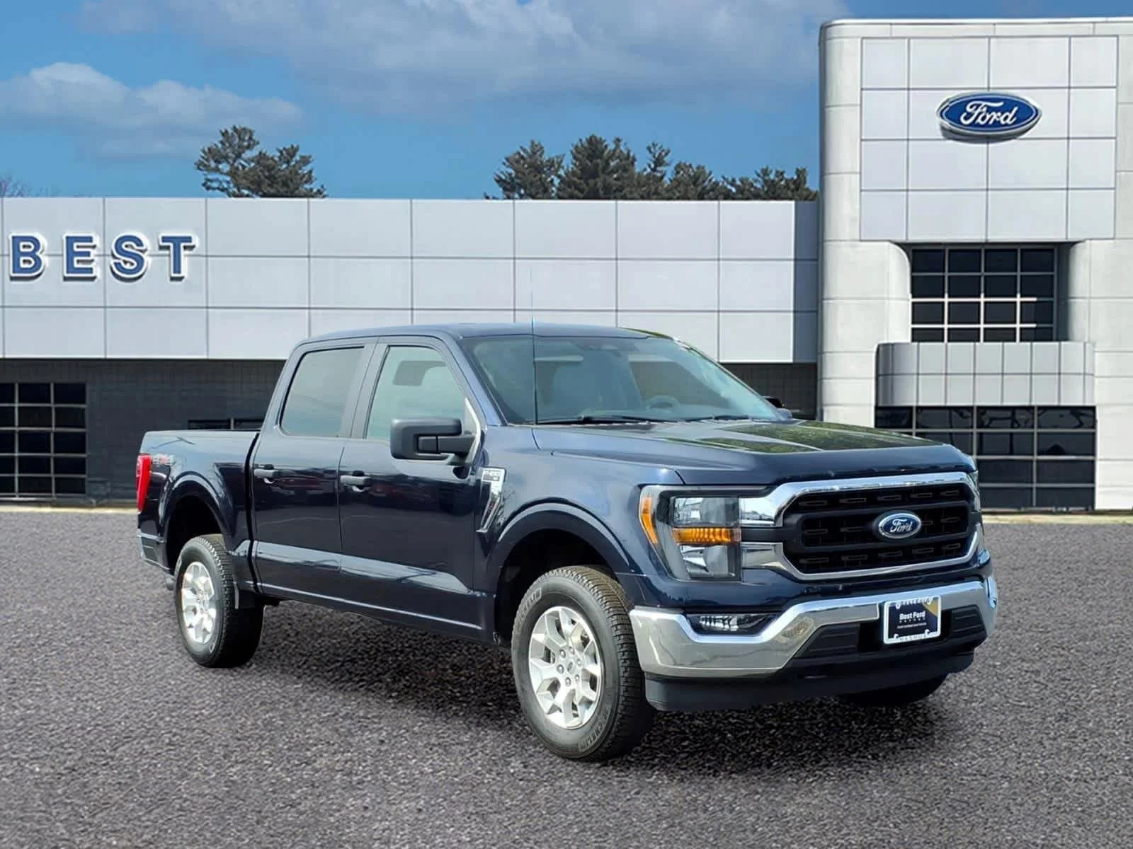 Used 2023 Antimatter Blue Ford XLT image 9