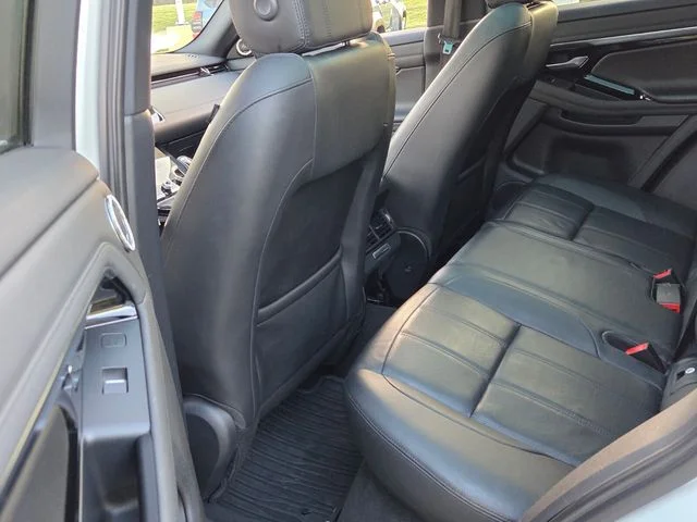 Used 2020  Land Rover R-Dynamic SE image 8