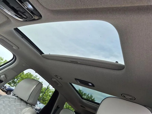 Used 2021 White Hyundai Limited image 13