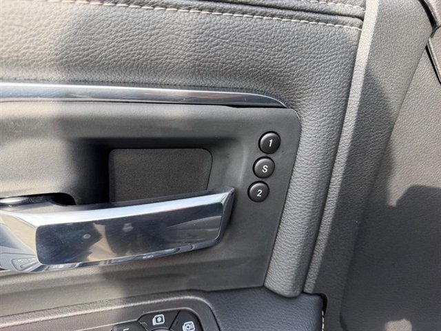 New 2027 Diamond Black Crystal Pearl-Coat Exterior Paint RAM Laramie image 18