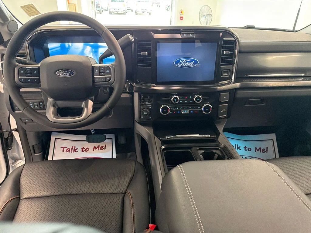 New 2027 Oxford White Ford F-250® Lariat® image 15