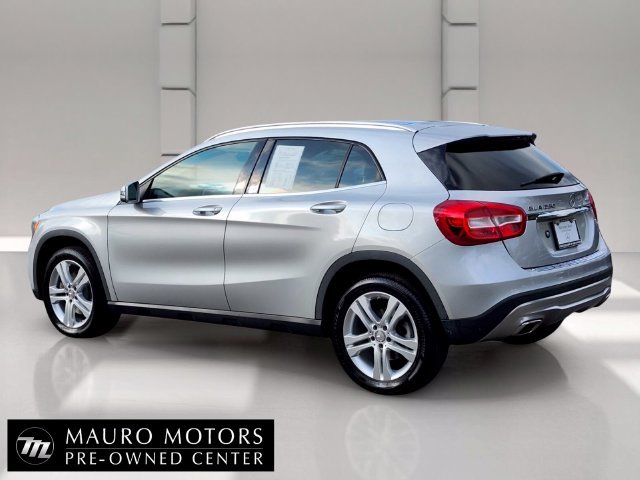Used 2017 Silver Mercedes-Benz GLA 250 image 4