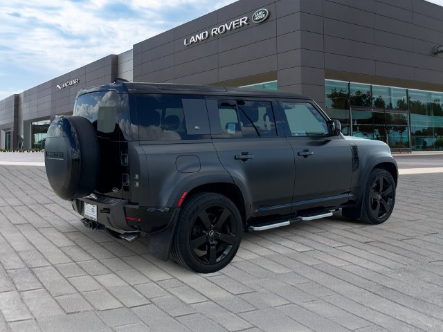 Used 2023 Gray Land Rover Carpathian Edition image 5