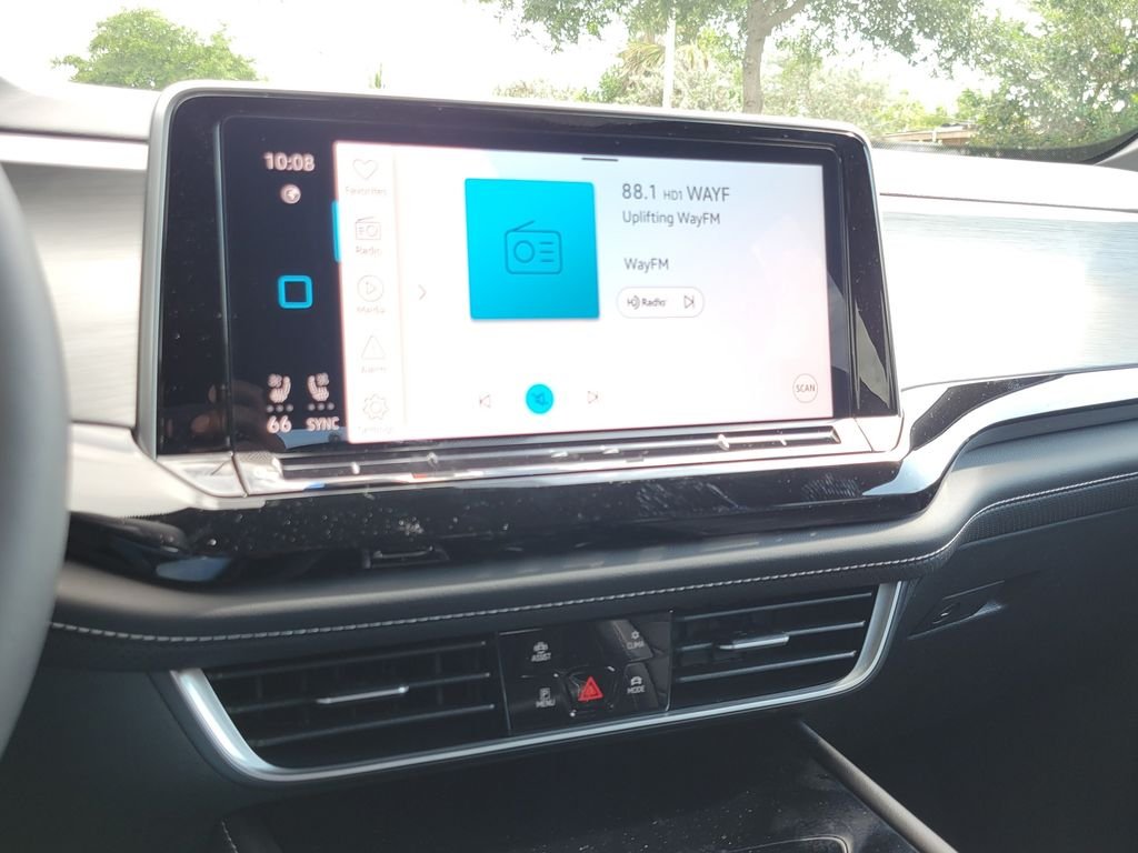 New 2026 White/off-white Volkswagen SE w/Technology image 16