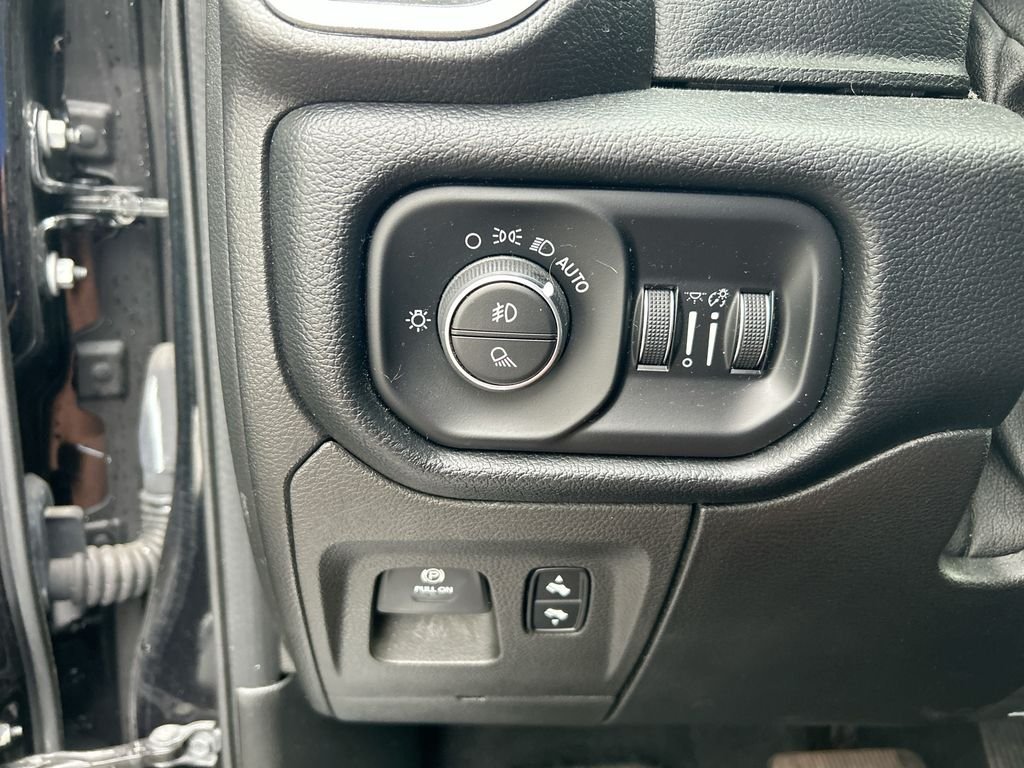 Used 2019 Black Ram Laramie image 20