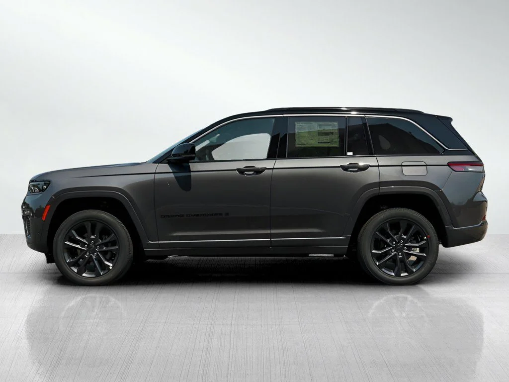 New 2026 Baltic Gray Metallic Clearcoat Jeep Limited Reserve image 4