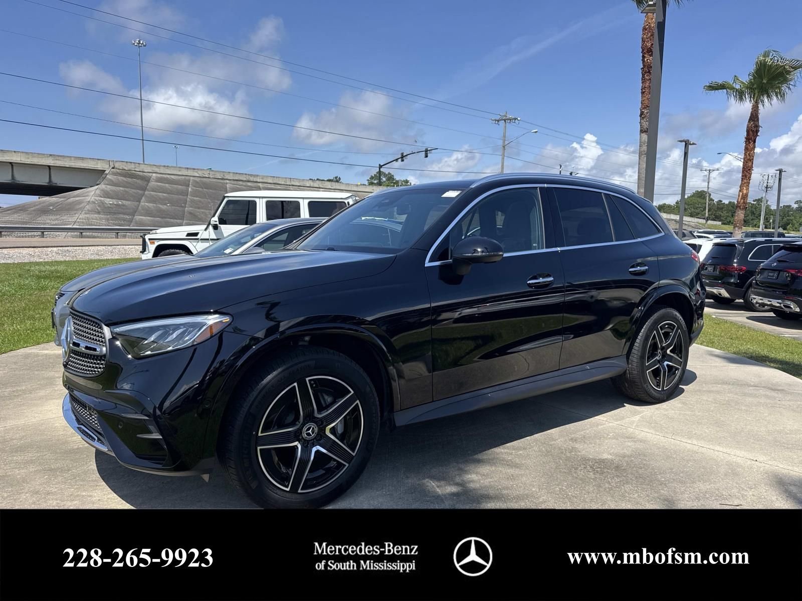 2026 Mercedes-Benz GLC GLC 300's photo