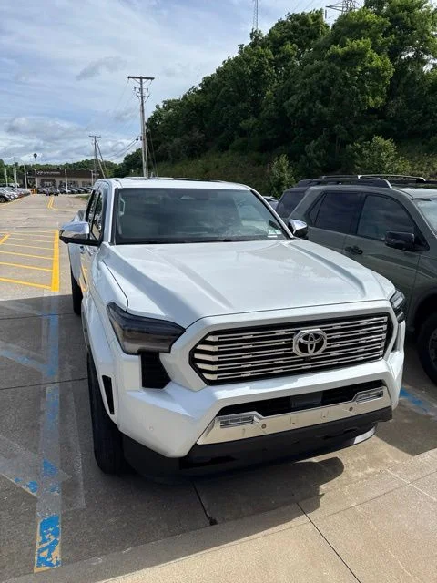 Used 2026  Toyota Limited image 16