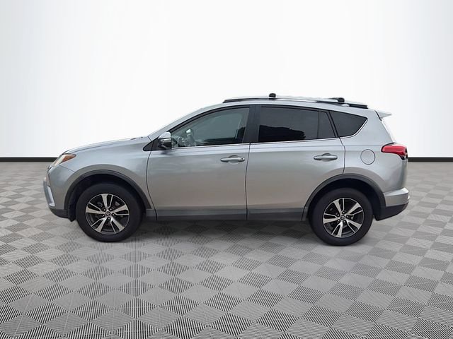 Used 2016 Silver Toyota XLE image 4