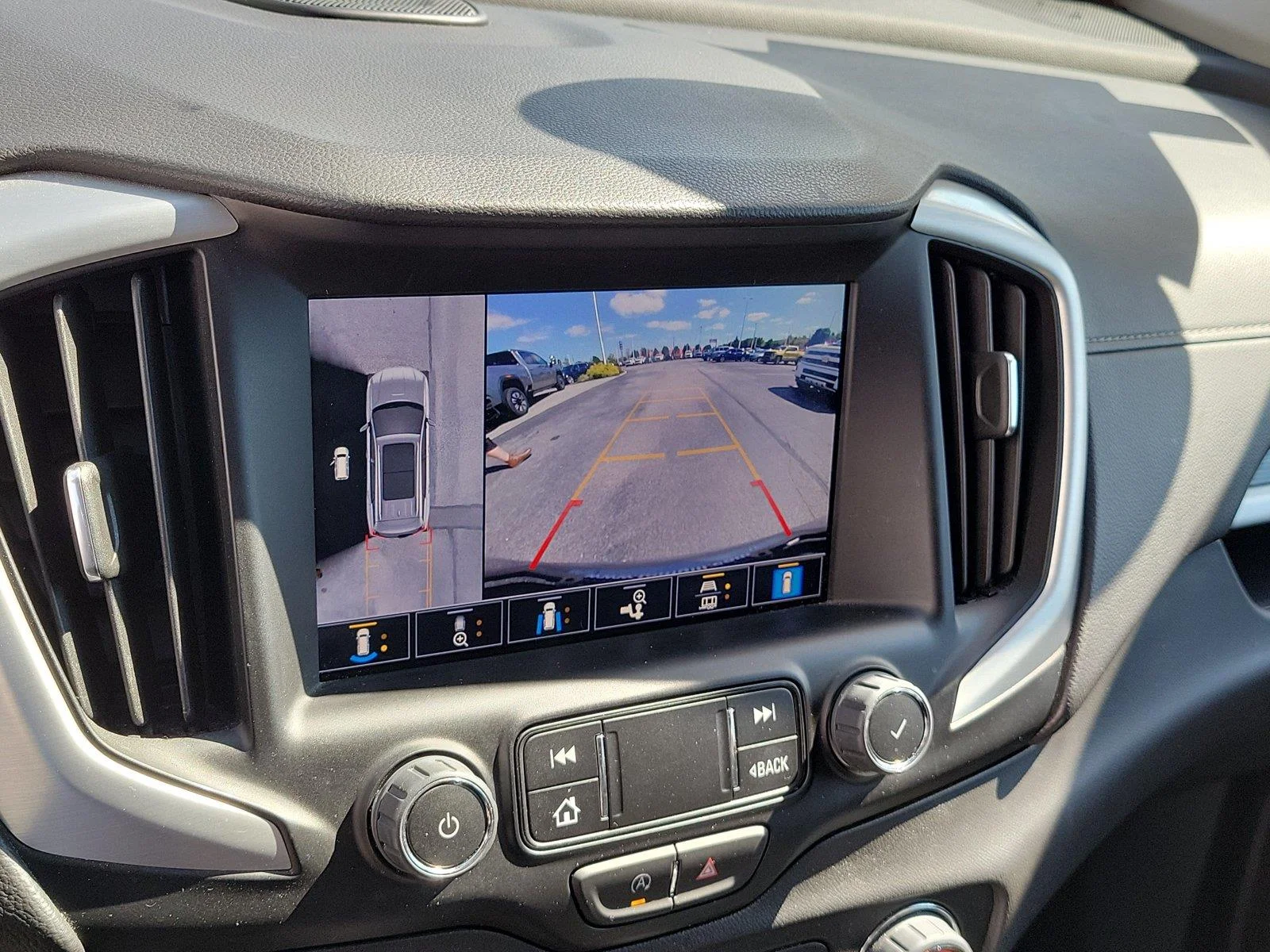 Used 2024 Sterling Metallic GMC SLT image 27