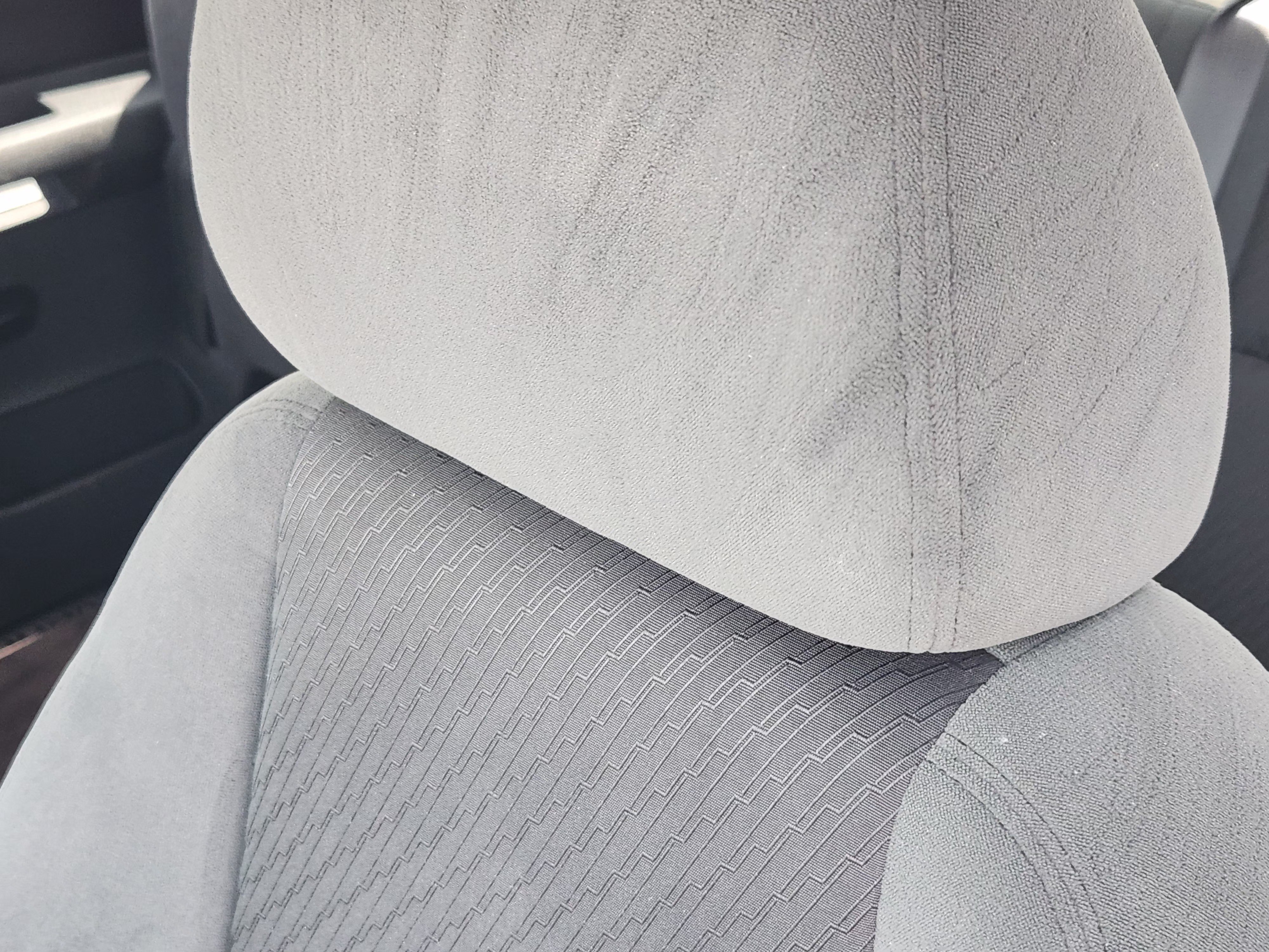 Used 2009 SUMMIT WHITE Chevrolet LT image 15