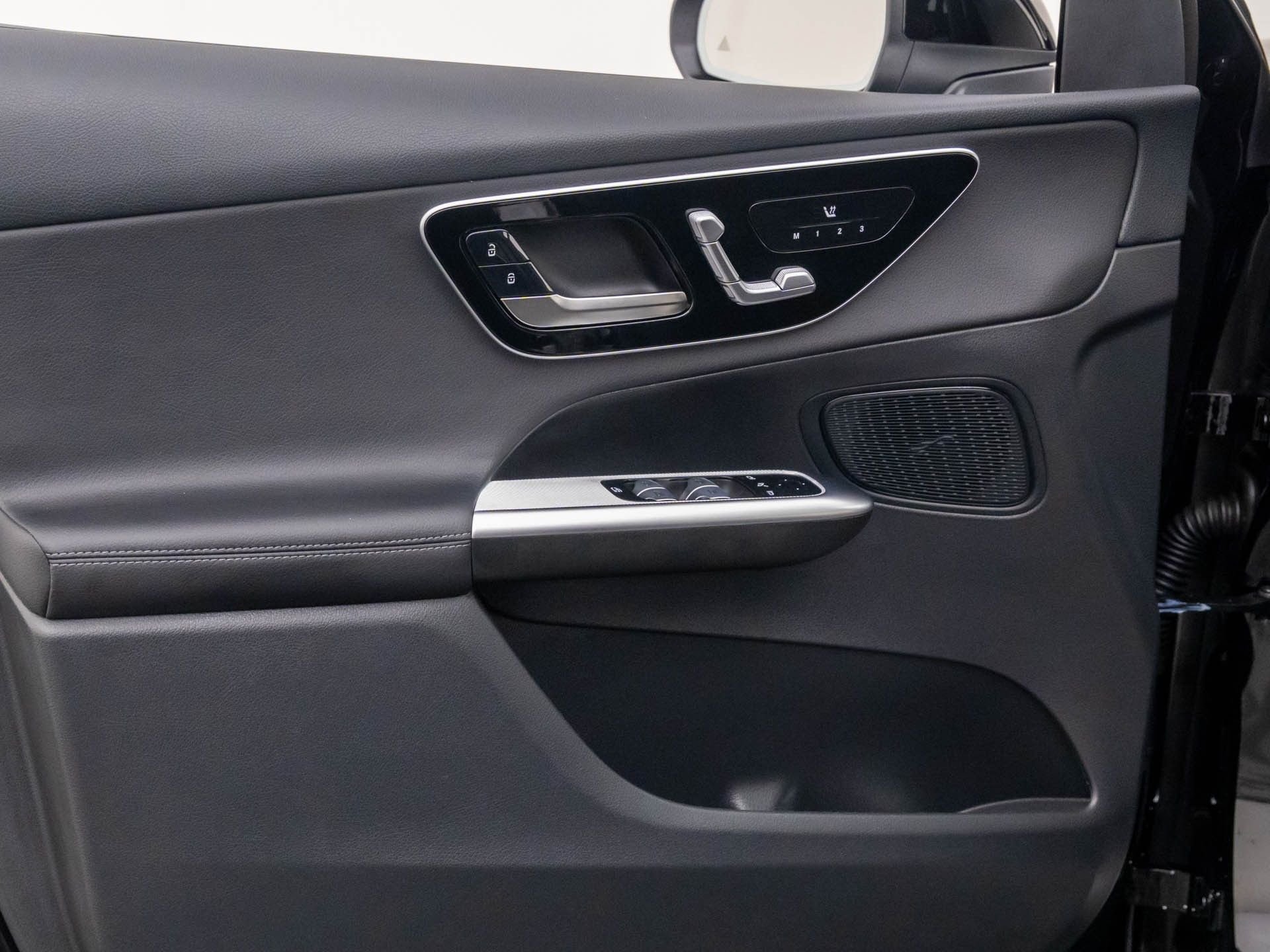 New 2026 Black Mercedes-Benz GLC 300 image 12