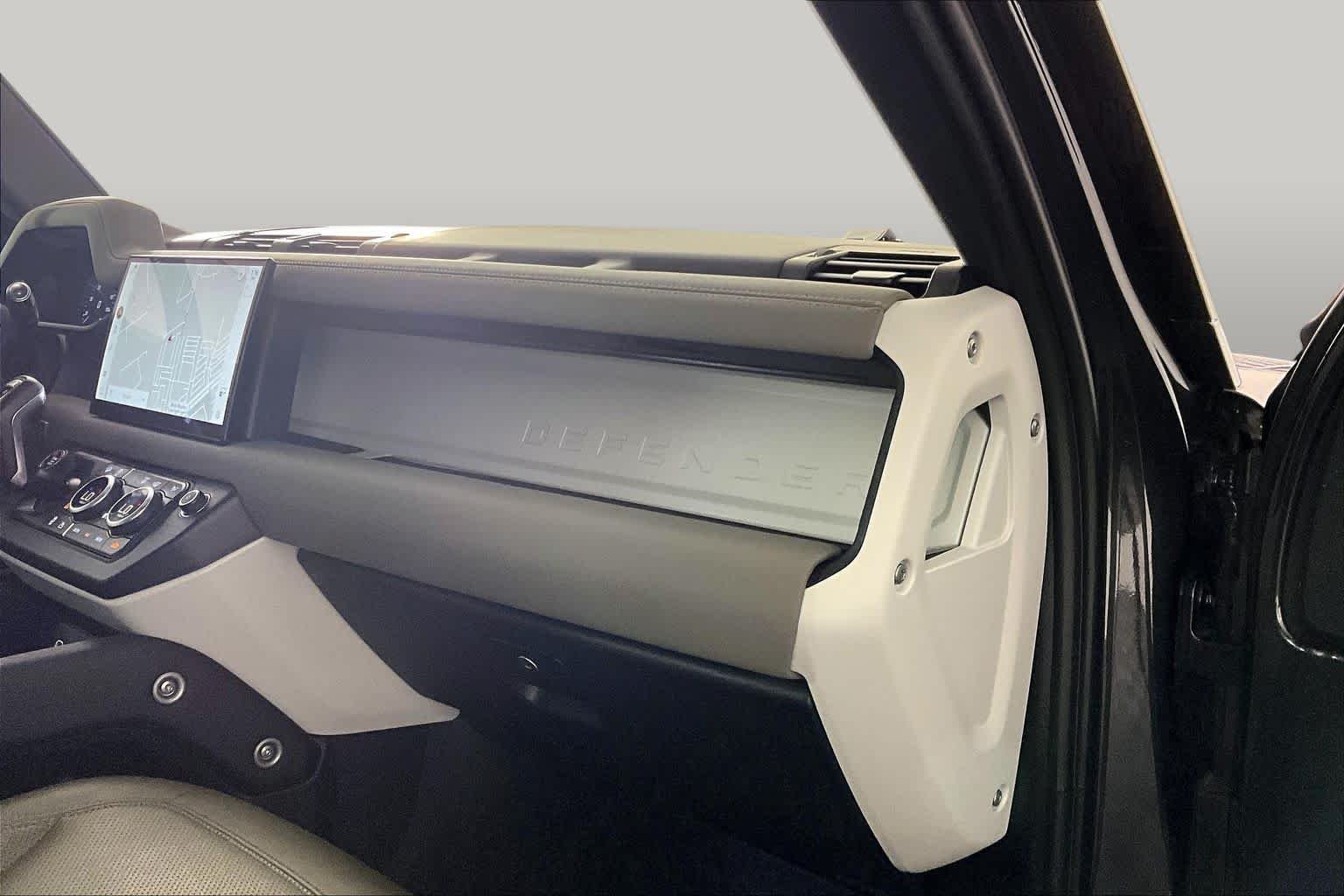 Used 2022 Eiger Grey Metallic Land Rover S image 17