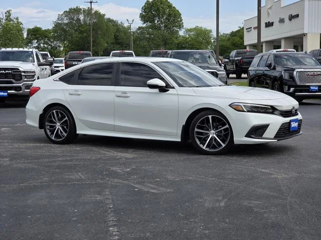 Used 2024  Honda Touring image 2