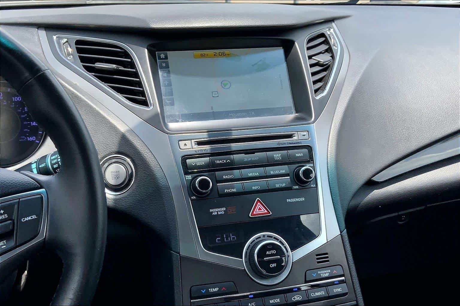 Used 2015 Pewter Gray Metallic Hyundai  image 6