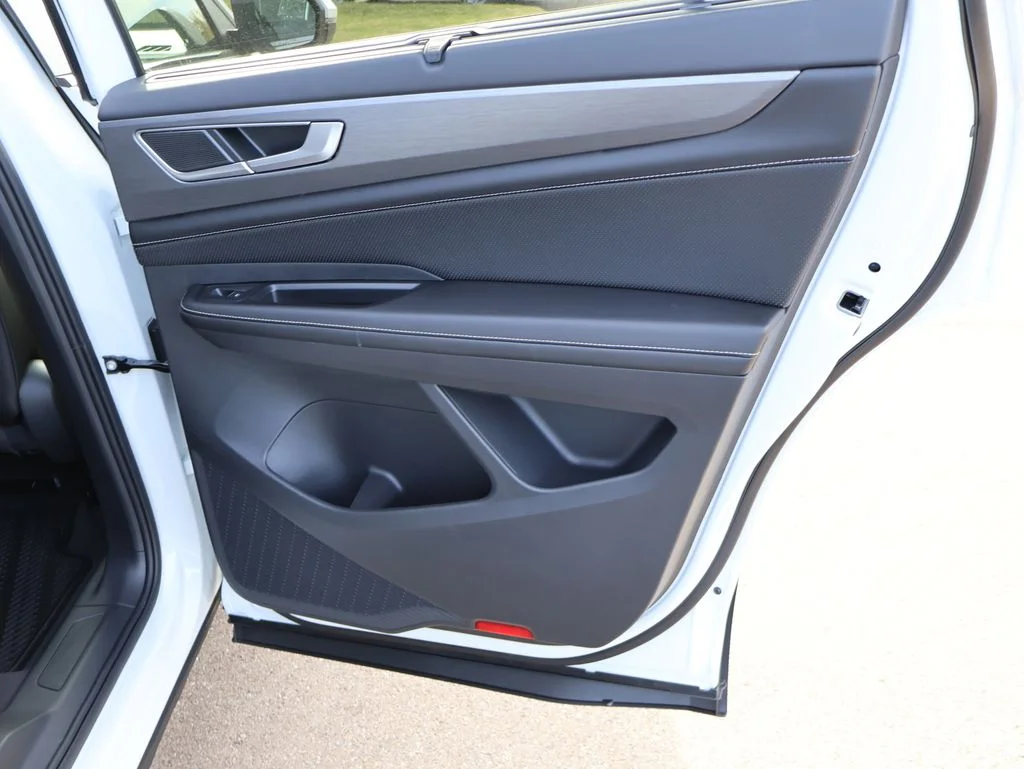 New 2026 White Volkswagen 2.0T SE w/Technology image 15