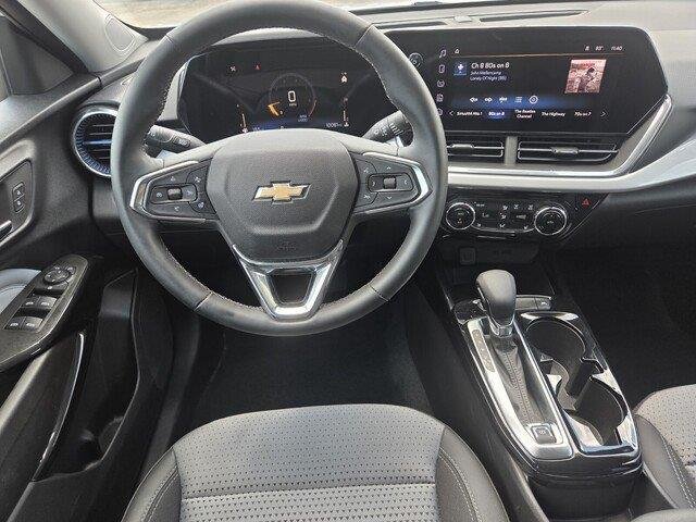 Used 2024 Summit White Chevrolet LT image 20