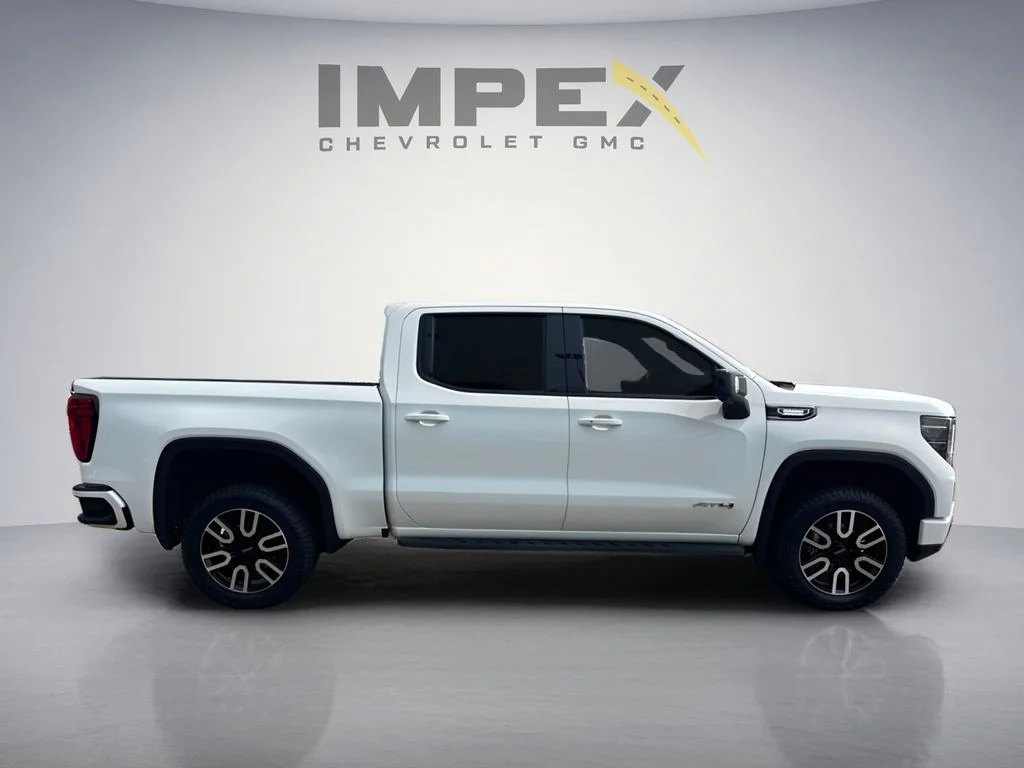 Used 2022 White GMC AT4 image 6