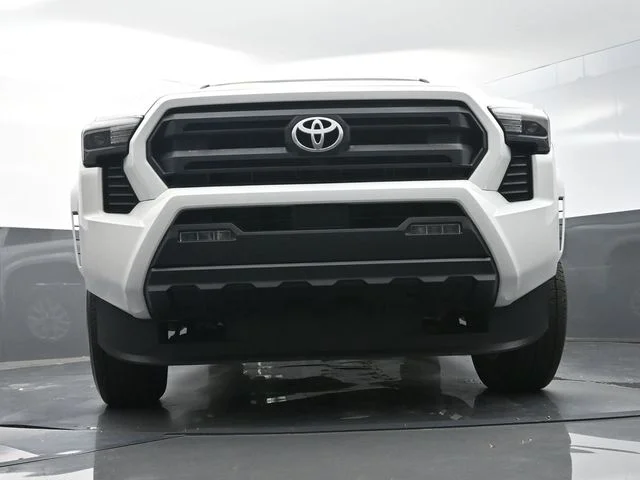 Used 2024 White Toyota SR5 image 31