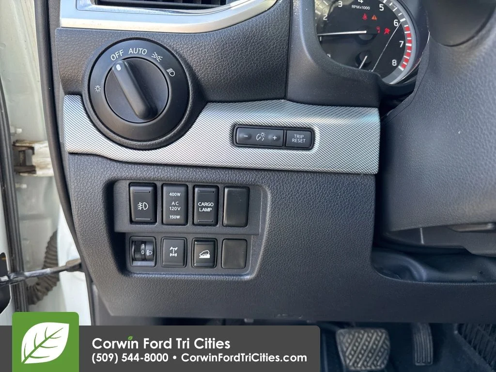 Used 2018 White Nissan PRO-4X image 11