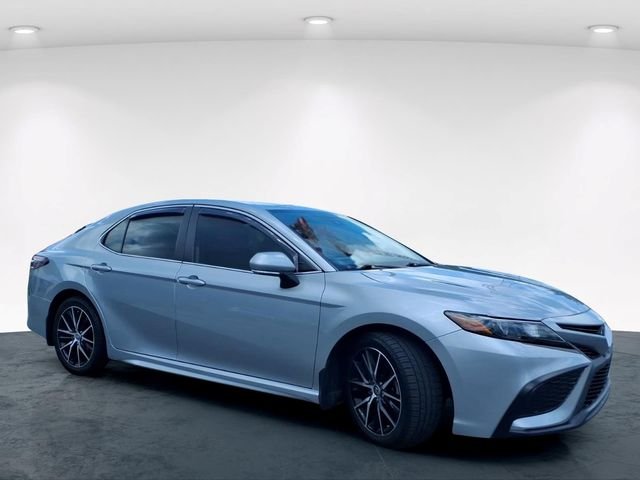 Used 2022 Silver Toyota SE image 5