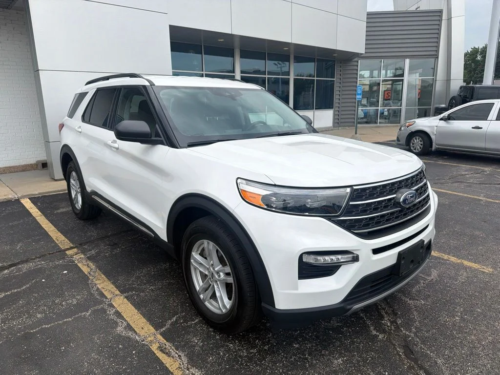 Used 2023 White Ford XLT image 2