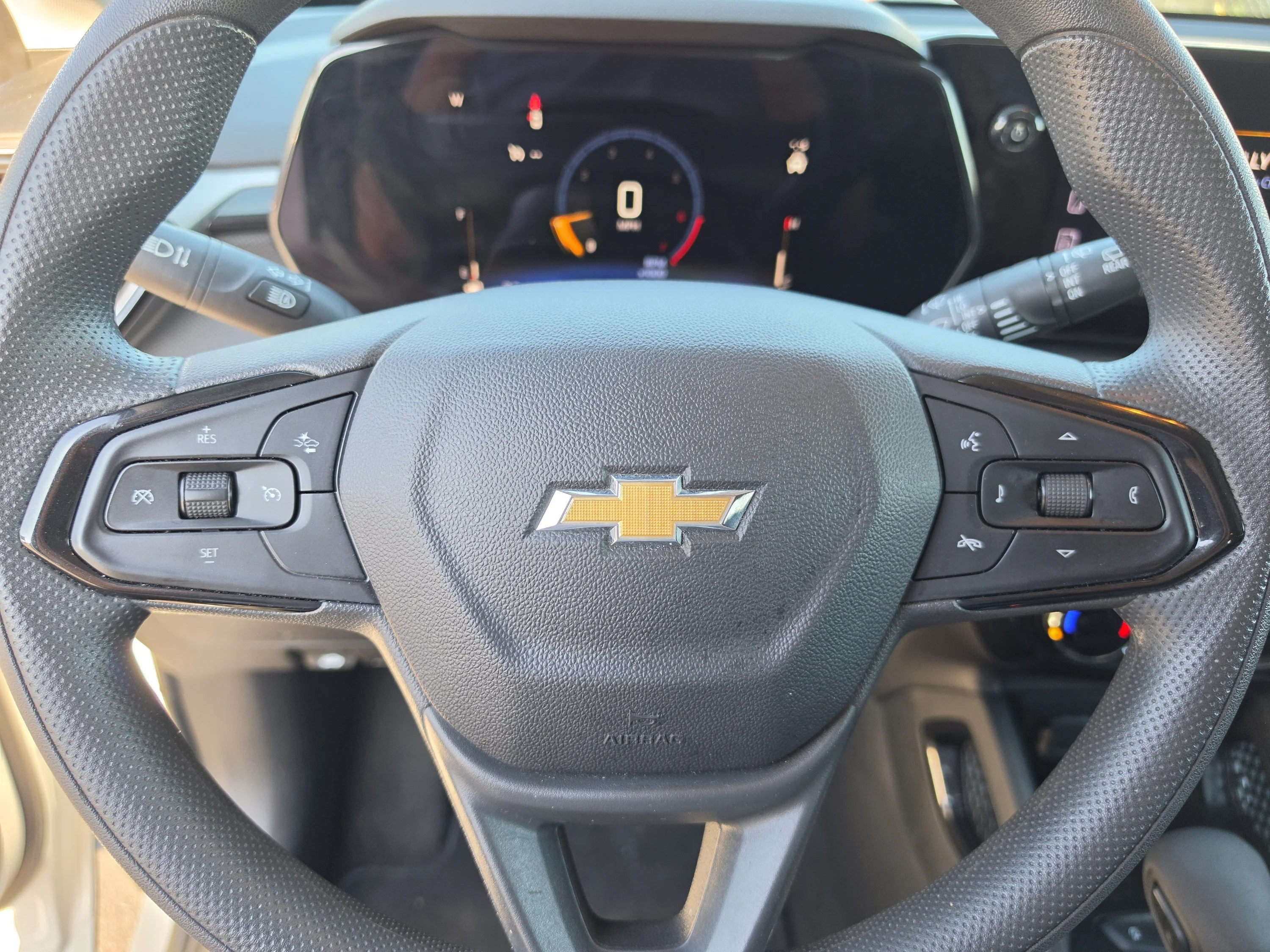 Used 2025 Summit White Chevrolet LT image 33