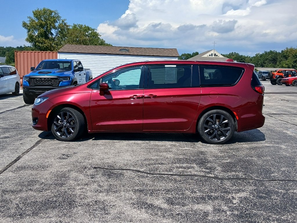 Used 2019 Chrysler Pacifica Touring Plus with VIN 2C4RC1FG6KR593669 for sale in Monticello, IN