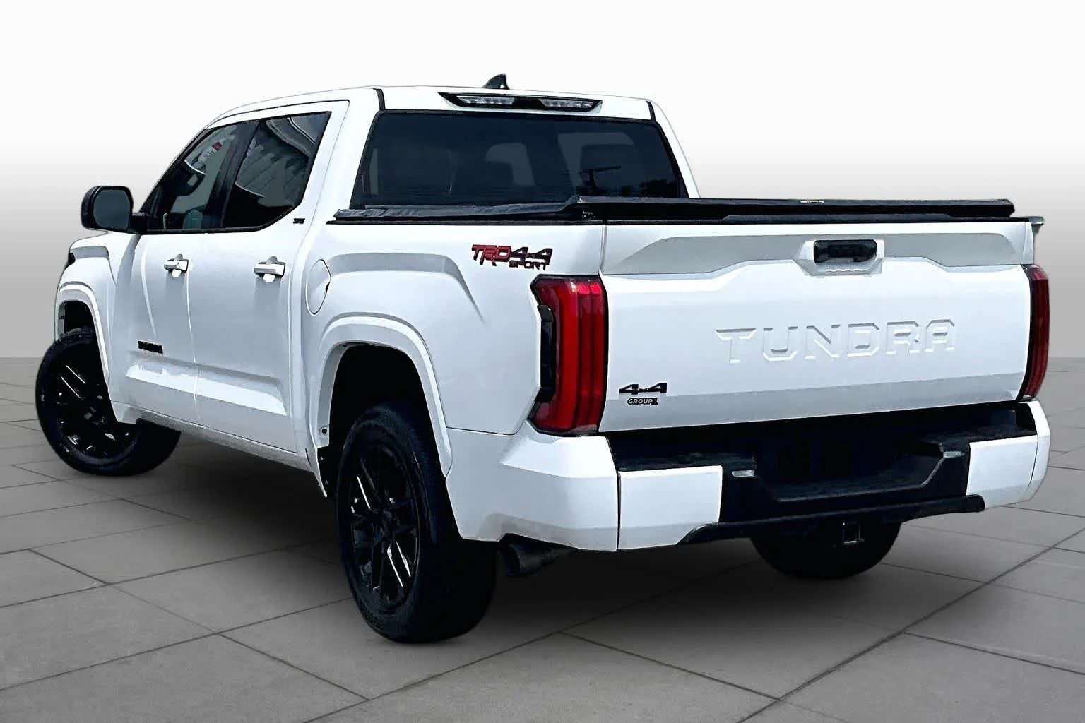 Used 2024 Ice Cap Toyota SR5 image 11