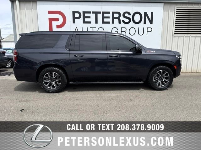 Used 2022 Gray Chevrolet Z71 image 3