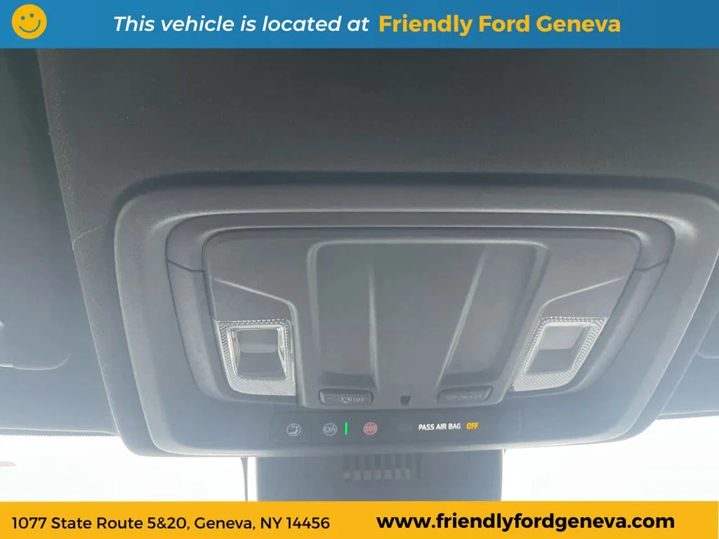Used 2025 White GMC AT4 image 29