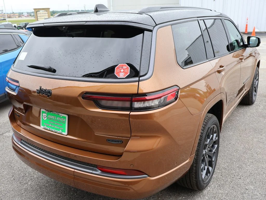 New 2026 Copper Shino Metallic Clear-Coat Exterior Paint Jeep Summit image 5