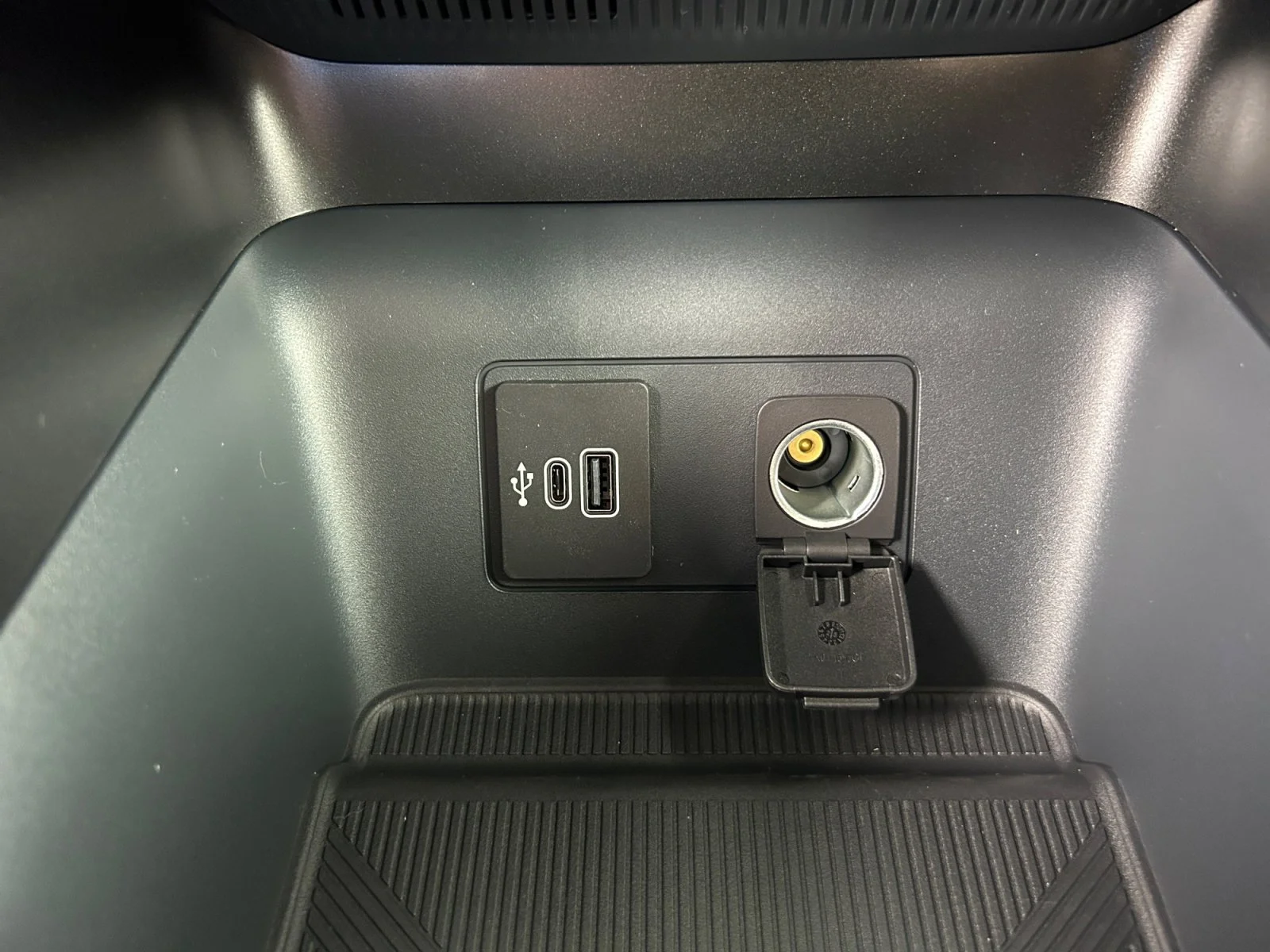 New 2026 Carbonized Gray Metallic Ford Active image 18