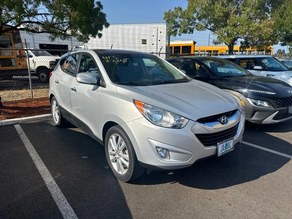 Used 2013 Silver Hyundai Limited image 5