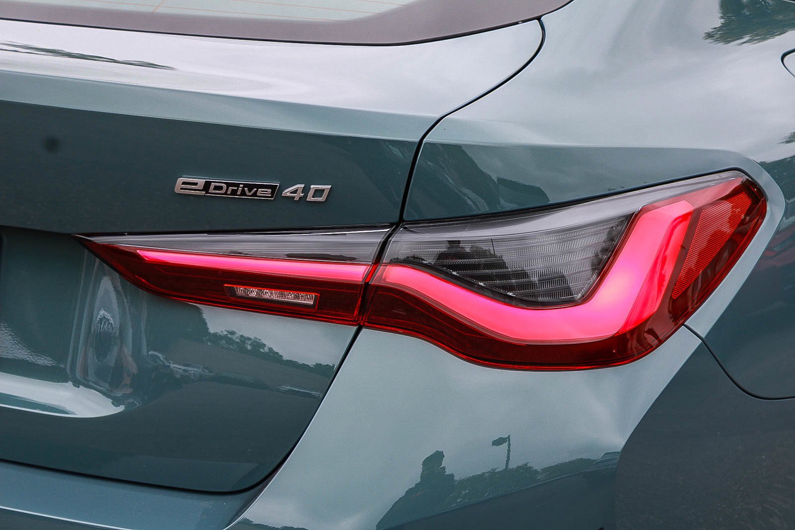 New 2026 Cape York Green Metallic BMW eDrive40 image 7