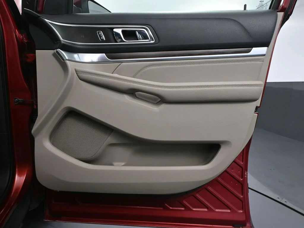 Used 2018 Red Ford Limited image 49