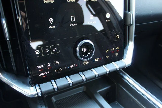 New 2026 White GMC Elevation image 17