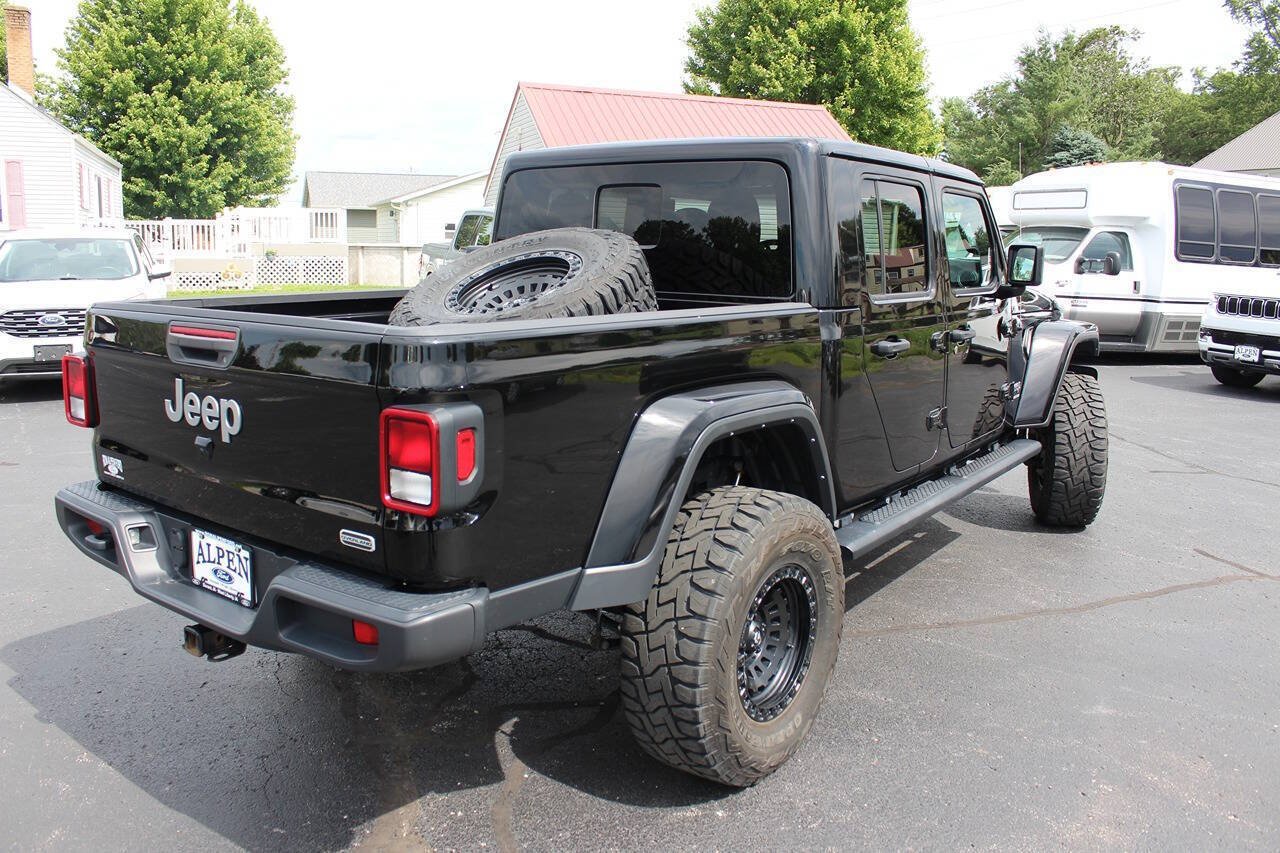 Used 2021 Black Clear Coat Jeep Overland 4x4 4dr Crew Cab 5.0 ft. SB image 4