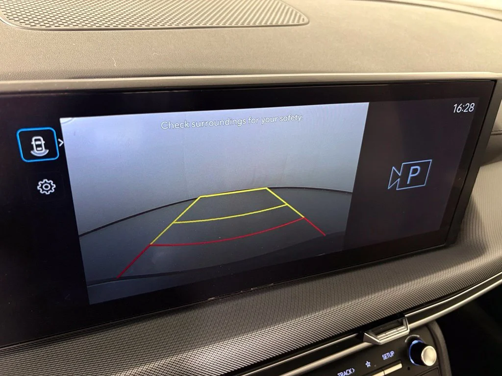 Used 2024 Gray Hyundai SEL image 25