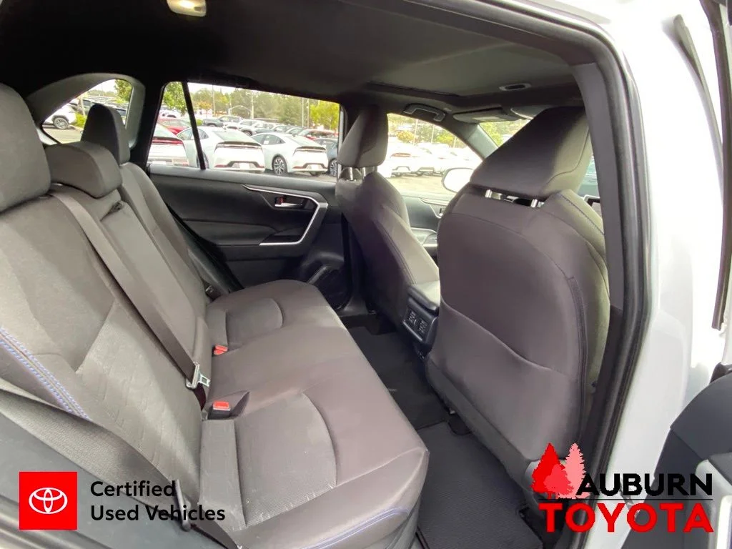 Used 2025 Ice Cap Toyota SE image 19