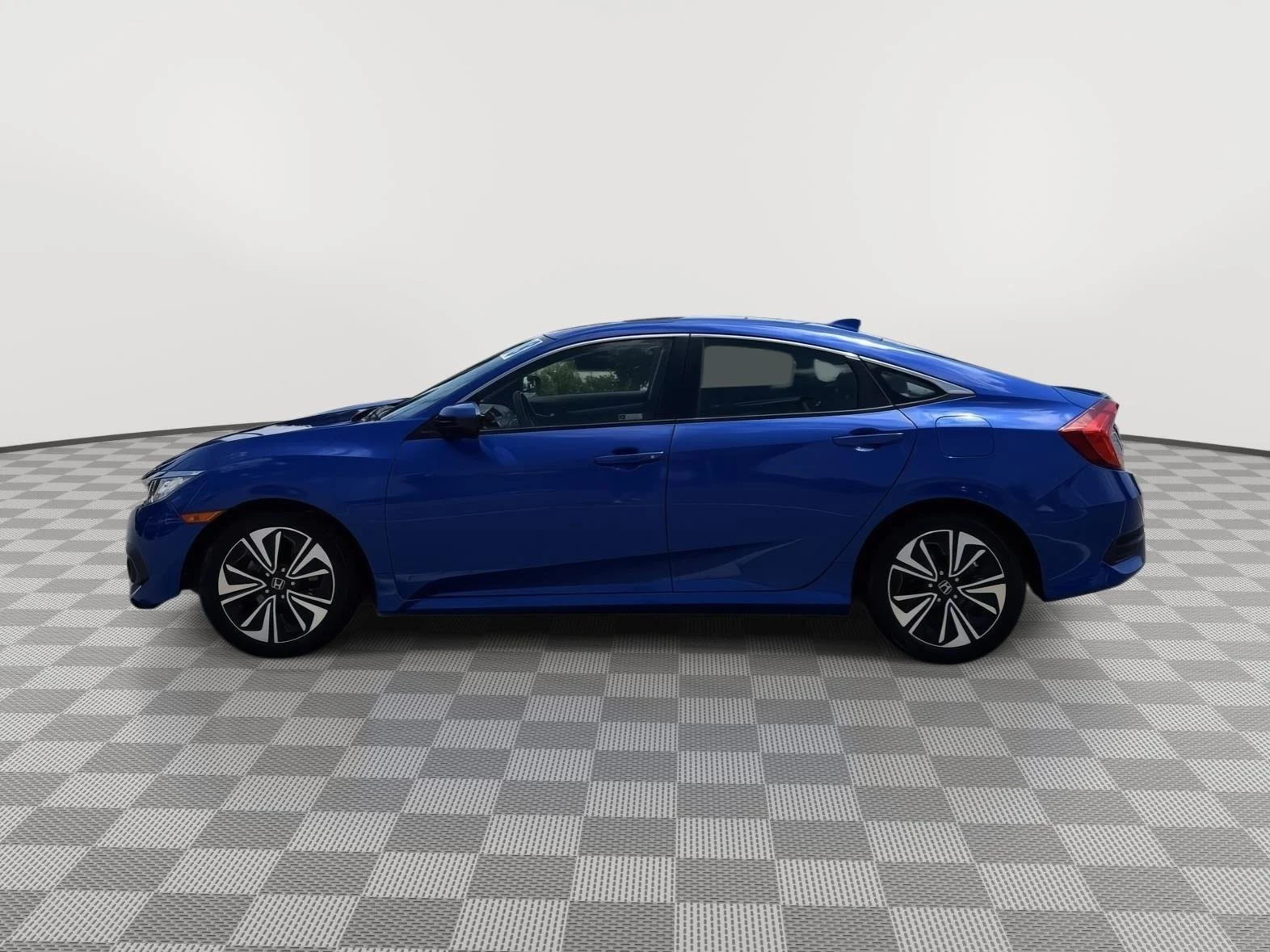 Used 2018 Aegean Blue Metallic Honda EX-L image 3