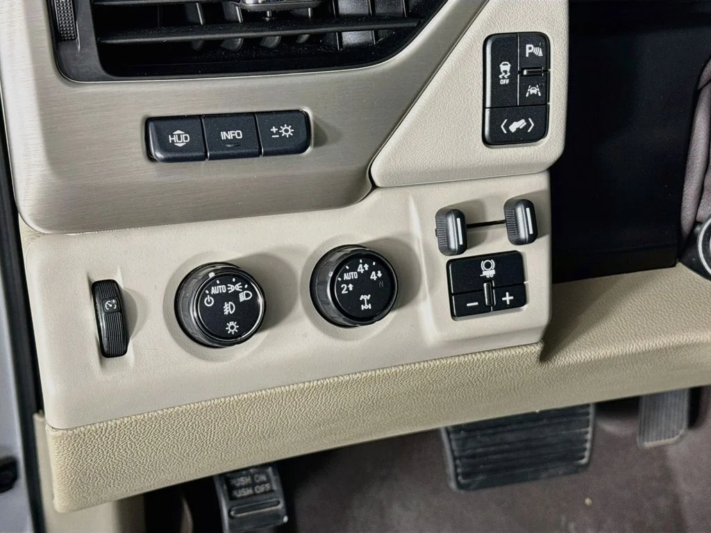 Used 2016 White Frost GMC Denali image 11