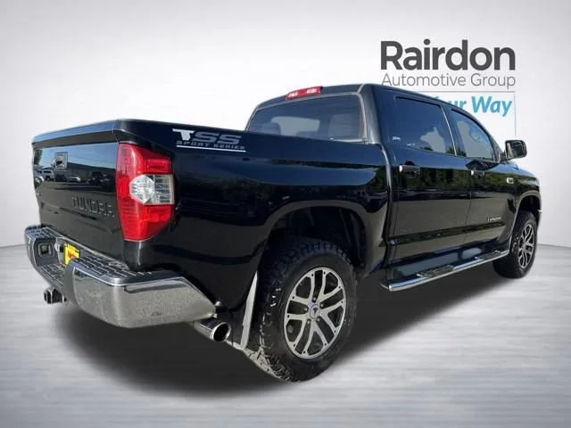 Used 2018 Midnight Black Metallic Toyota SR5 image 7