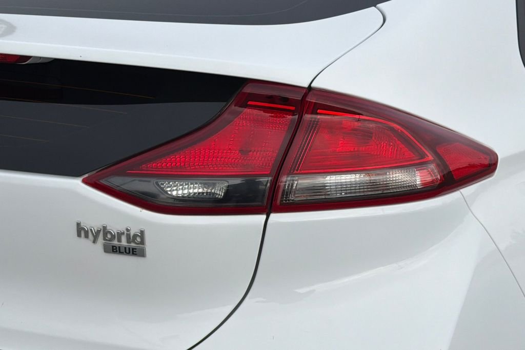 Used 2020 Ceramic White Hyundai Blue image 38