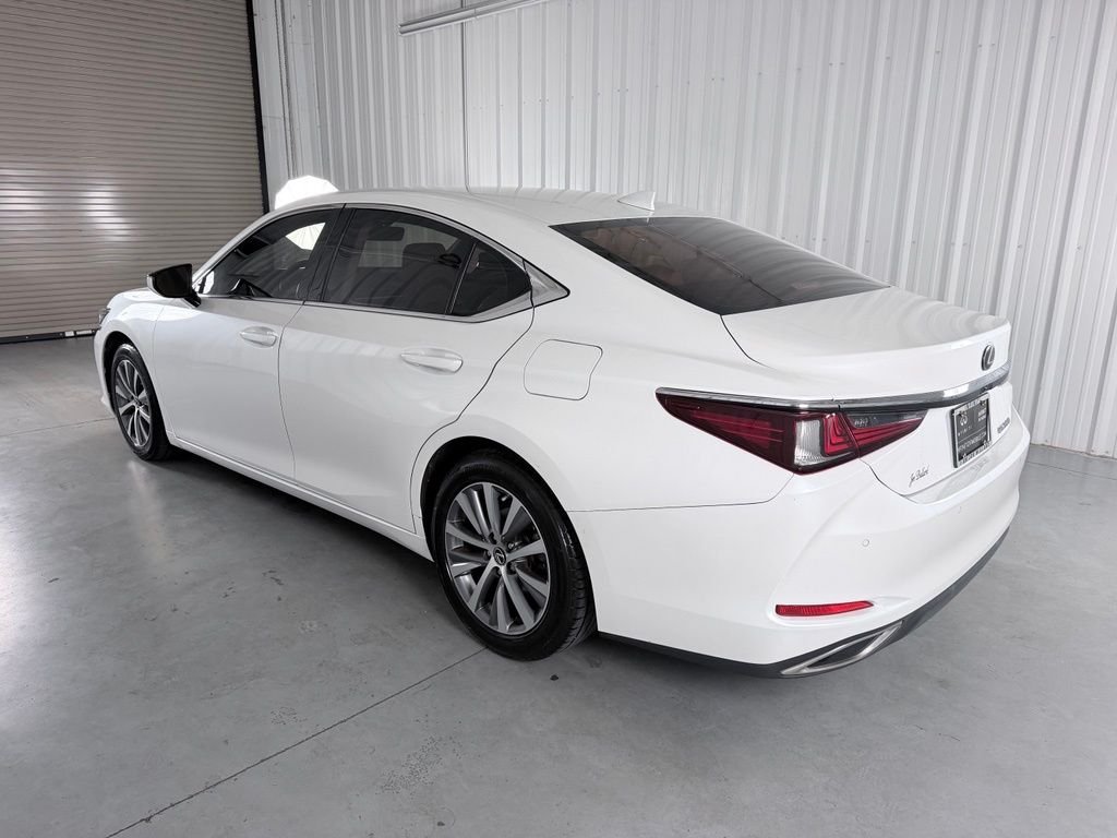 Used 2021 White Lexus 350 image 8